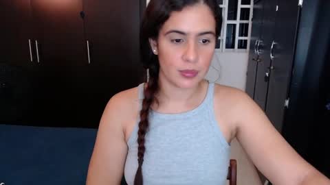 Mia online show from December 15, 4:40 am