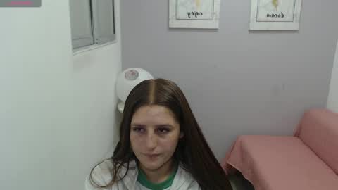 Snapshot of mia_diaz1 chatting on February 11, 12:58 pm Mia online show from February 11, 12:58 pm