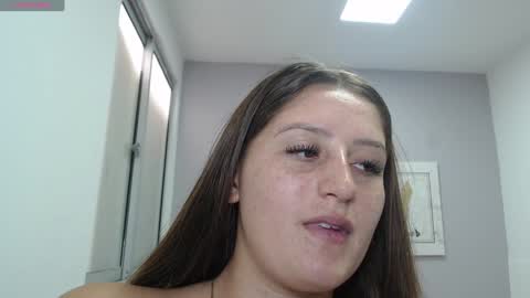 Snapshot of mia_diaz1 chatting on January 20, 4:01 pm Mia online show from January 20, 4:01 pm