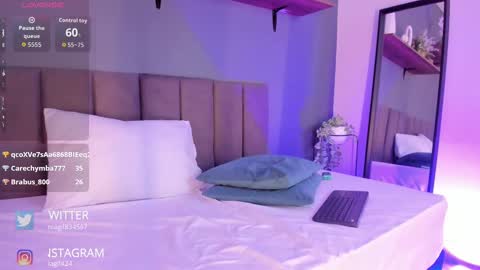 mia_gil_ online show from September 19, 11:19 pm