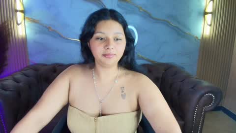 Mia online show from September 12, 8:11 pm