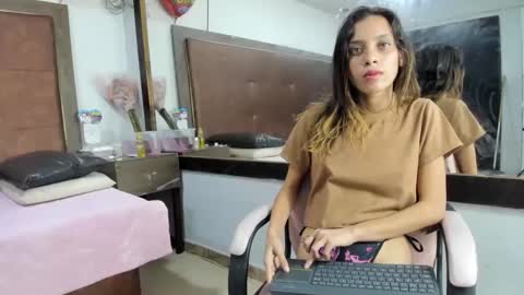 Mia Lian online show from September 9, 11:49 pm