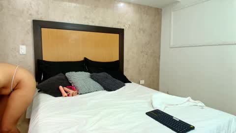 Snapshot of mia_lopez52 chatting on February 24, 8:03 pm MIALOPEZ . Y . online show from February 24, 8:03 pm