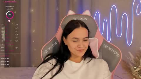 Mia online show from February 15, 1:16 pm