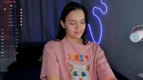 Mia online show from February 6, 12:59 pm