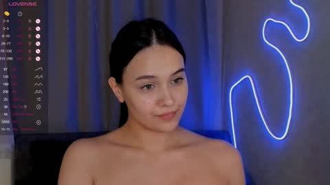 Mia online show from February 8, 6:44 pm
