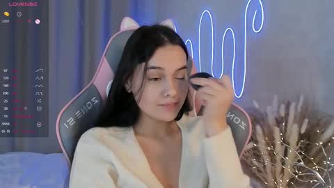 Mia online show from March 2, 7:34 pm