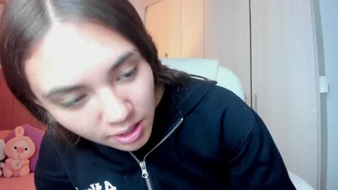 Mia Nevaeh - follow me online show from January 25, 8:10 pm