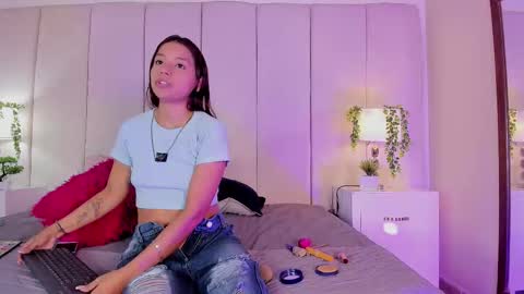Snapshot of mia_rousse25 chatting on September 18, 2:21 pm mia rousse25 online show from September 18, 2:21 pm