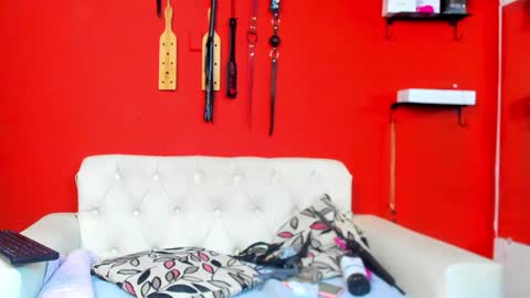 Mia sophiia online show from January 10, 8:29 am
