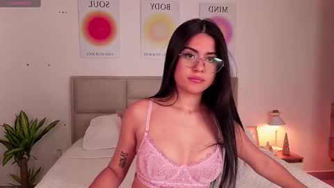 Snapshot of mia_stone2 chatting on December 8, 8:04 pm MIA online show from December 8, 8:04 pm