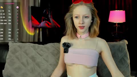 Snapshot of mia_vebes chatting on January 24, 7:28 pm Mia online show from January 24, 7:28 pm