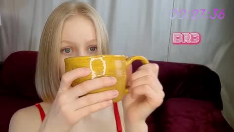 Snapshot of mia_vebes chatting on January 1, 11:07 pm Mia online show from January 1, 11:07 pm