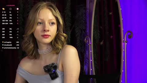 Snapshot of mia_vebes chatting on February 24, 7:19 pm Mia online show from February 24, 7:19 pm