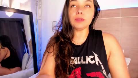 IG Yojanagomez  online show from February 12, 10:03 am