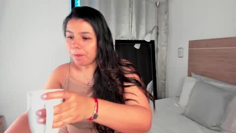 IG Yojanagomez  online show from March 9, 10:52 pm