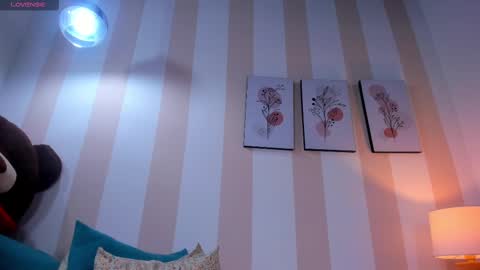 miadiamondd online show from March 9, 9:13 am