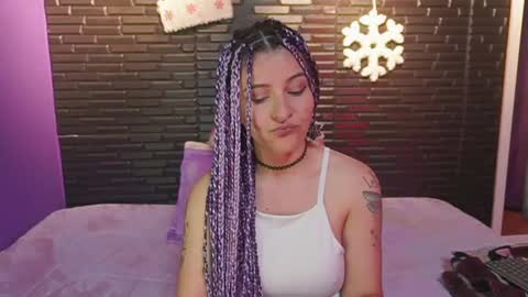 Snapshot of miadimota chatting on December 7, 4:37 am Mia online show from December 7, 4:37 am