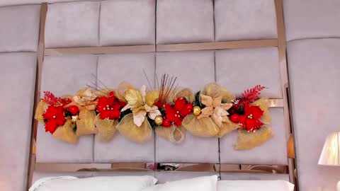 Snapshot of miaebony_ chatting on December 15, 11:09 pm Call me Mia online show from December 15, 11:09 pm