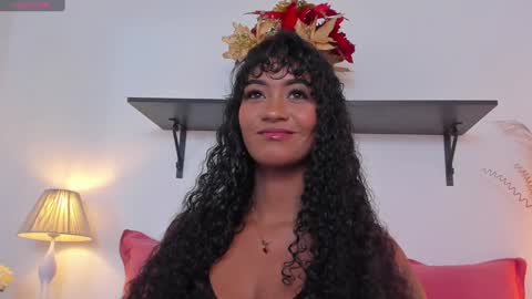 Snapshot of miaebony_ chatting on December 20, 5:40 pm Call me Mia online show from December 20, 5:40 pm