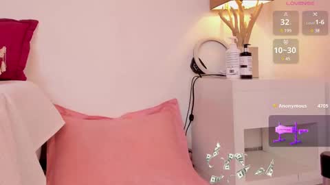 Snapshot of miaebony_ chatting on February 15, 6:12 am Call me Mia online show from February 15, 6:12 am