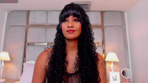 Snapshot of miaebony_ chatting on January 7, 7:59 pm Call me Mia online show from January 7, 7:59 pm