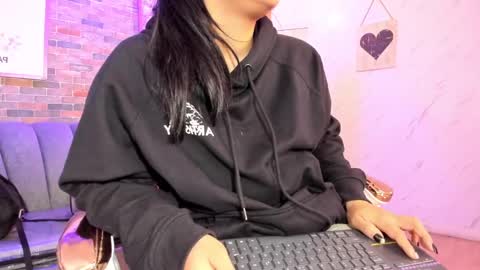miah online show from February 27, 3:18 am