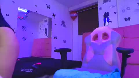 Snapshot of miahernadez303av chatting on March 12, 5:57 am MIA VELEZ online show from March 12, 5:57 am