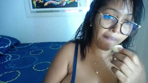 miajoseph_ online show from January 20, 7:15 am