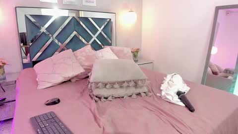 Mia Khalifa online show from February 27, 2:43 pm
