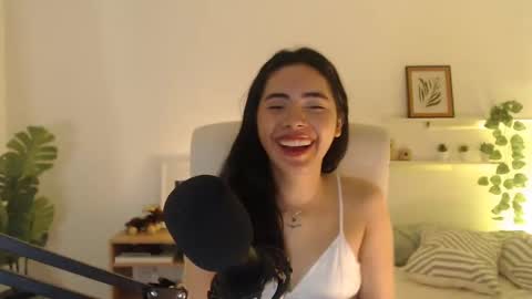 Snapshot of mialali chatting on December 2, 4:02 am Lali online show from December 2, 4:02 am
