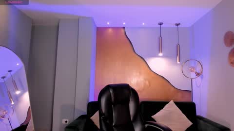 Snapshot of mialaurence_ chatting on September 16, 7:28 pm Call me Mia online show from September 16, 7:28 pm
