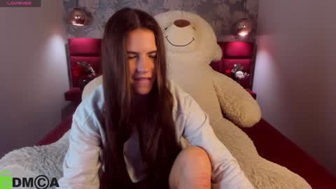 Snapshot of mialellani chatting on January 12, 8:36 am Mia online show from January 12, 8:36 am