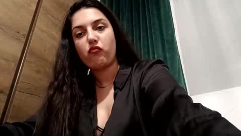 miareys online show from September 22, 6:34 pm