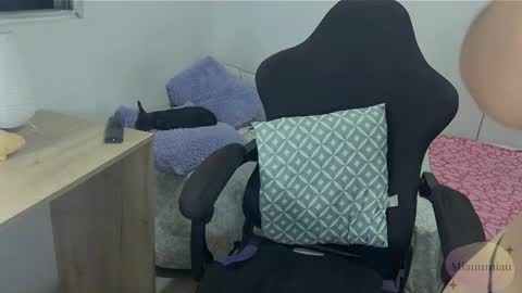 Snapshot of miauumiau chatting on September 19, 4:27 am miauumiau online show from September 19, 4:27 am