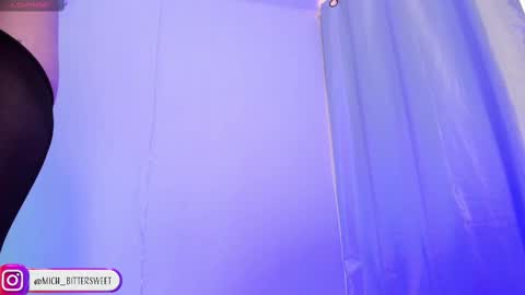 Snapshot of mich_bittersweet chatting on February 19, 6:32 pm online show from February 19, 6:32 pm