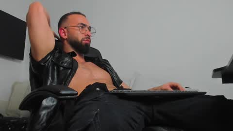 MichaelEvansx online show from December 22, 12:07 am