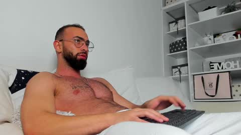 MichaelEvansx online show from December 4, 10:13 pm