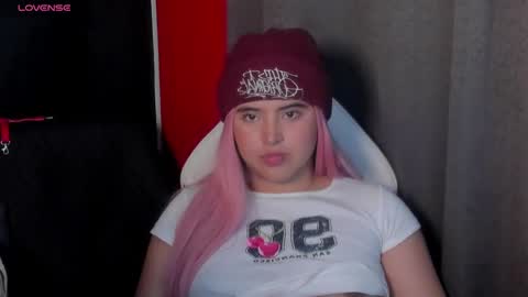 michell_petty01 online show from January 30, 6:00 pm