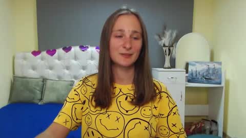 Snapshot of michellee11 chatting on September 17, 12:30 pm Michel online show from September 17, 12:30 pm
