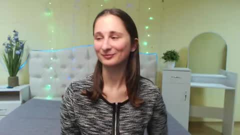 Snapshot of michellee11 chatting on February 3, 5:03 pm Michel online show from February 3, 5:03 pm