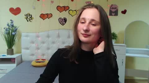 Snapshot of michellee11 chatting on February 21, 3:21 pm Michel online show from February 21, 3:21 pm