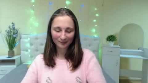 Snapshot of michellee11 chatting on January 16, 12:09 pm Michel online show from January 16, 12:09 pm