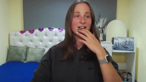 Snapshot of michellee11 chatting on September 18, 1:04 pm Michel online show from September 18, 1:04 pm