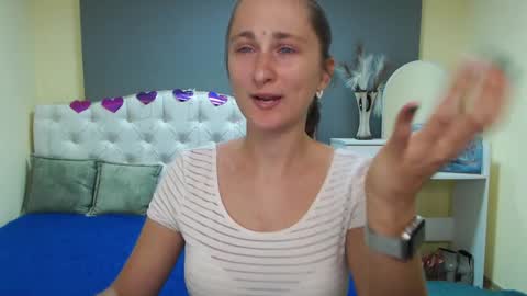Snapshot of michellee11 chatting on September 16, 11:23 am Michel online show from September 16, 11:23 am