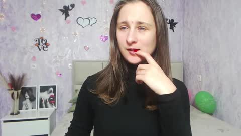Snapshot of michellee11 chatting on February 4, 12:11 pm Michel online show from February 4, 12:11 pm