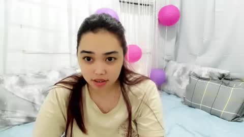 Snapshot of midnightbunny_ chatting on September 17, 9:24 am Bunny 3 online show from September 17, 9:24 am