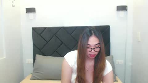 Snapshot of midnightbunny_ chatting on December 14, 5:14 pm Bunny 3 online show from December 14, 5:14 pm
