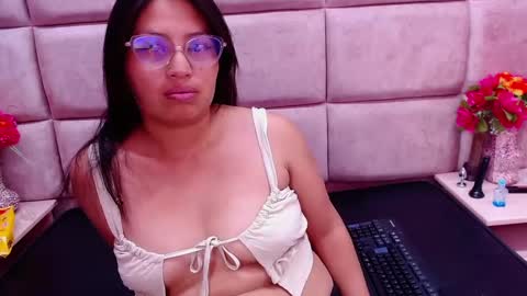 Snapshot of miha_smith chatting on March 2, 6:37 am Miha online show from March 2, 6:37 am