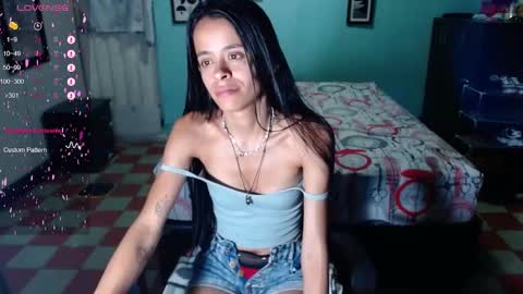 Snapshot of miia_jensen chatting on December 4, 3:42 am MIA online show from December 4, 3:42 am